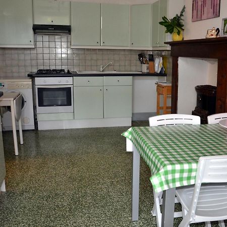 Bed and Breakfast Chez Madeleine Saint-Colomb-de-Lauzun Екстер'єр фото