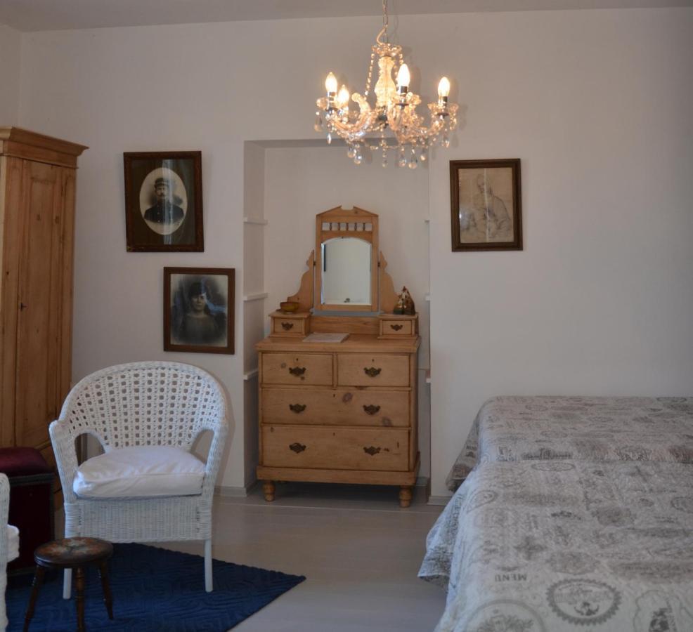 Bed and Breakfast Chez Madeleine Saint-Colomb-de-Lauzun Екстер'єр фото
