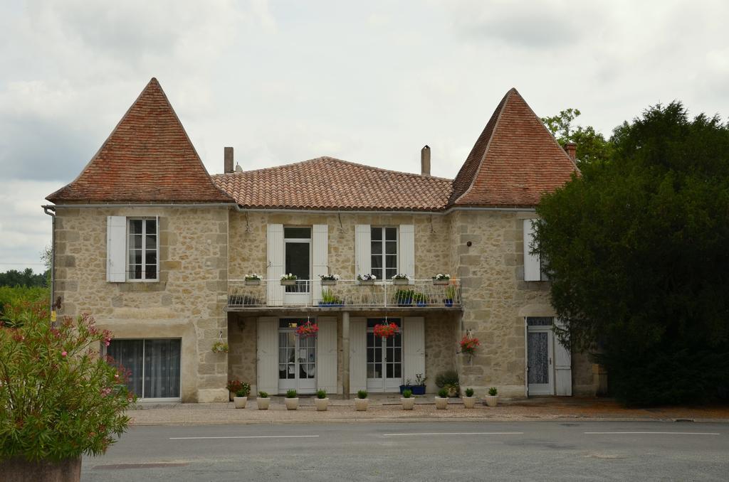 Bed and Breakfast Chez Madeleine Saint-Colomb-de-Lauzun Екстер'єр фото