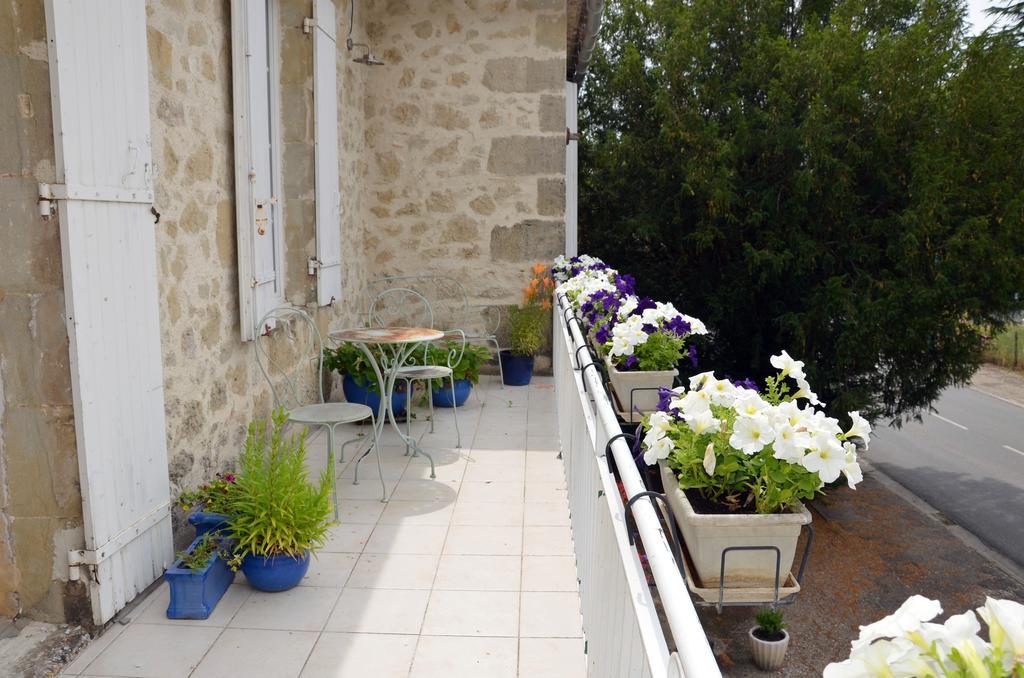 Bed and Breakfast Chez Madeleine Saint-Colomb-de-Lauzun Екстер'єр фото